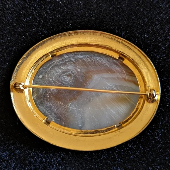 Vintage Large Oval Agate Brooch with Gold Tone - Picture 2 of 4